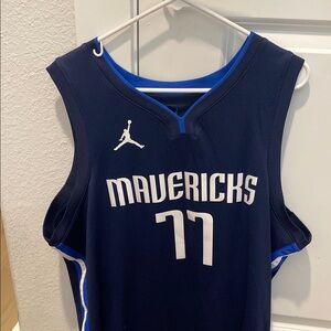 Dallas Mavericks Luka Doncic Jersey - Navy Blue
